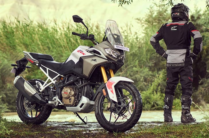 TVS Apache RTX outdoor shot